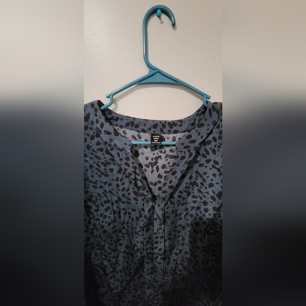 Blouse - Picture 2 of 3